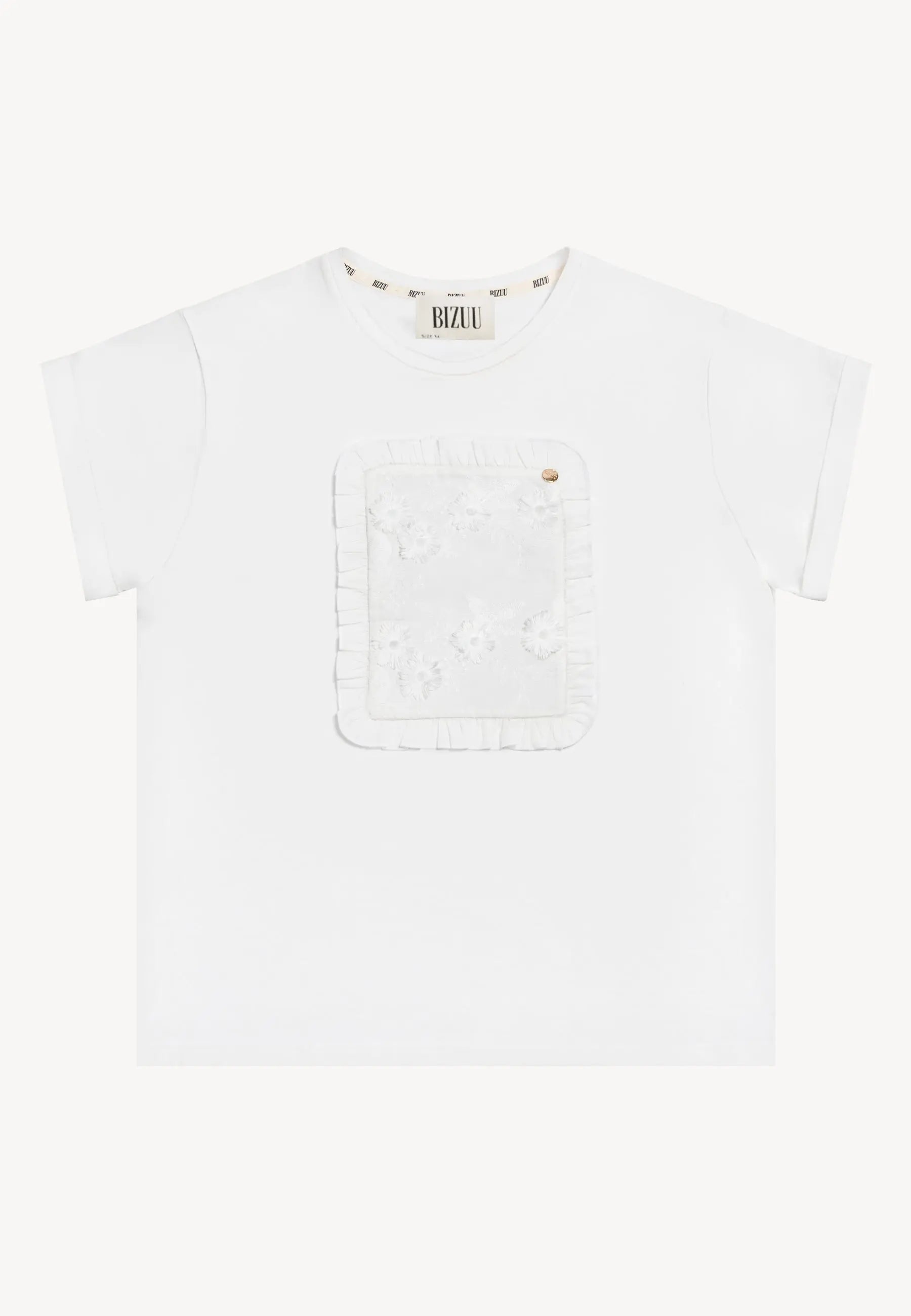 Przód kremowego T-shirtu z haftem z kwiatami 3D MIRADO.