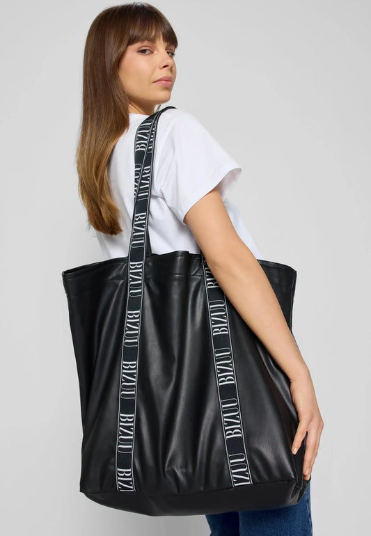 Czarna torba z eco skóry typu shopper LETHA.
